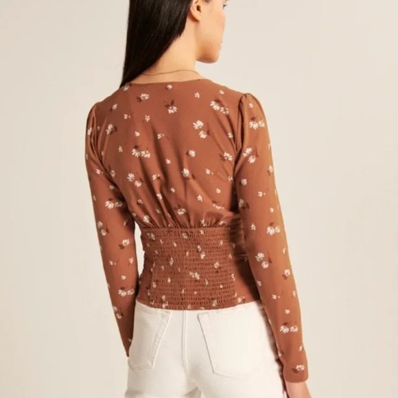 Abercrombie Women's Long-Sleeve Deep-V Top in Dark Orange Floral - Picture 2 of 5